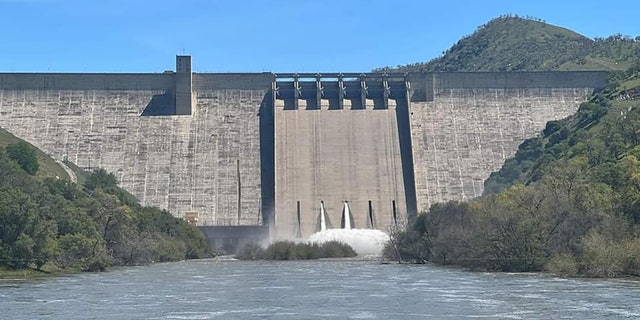 Pine Flat Dam