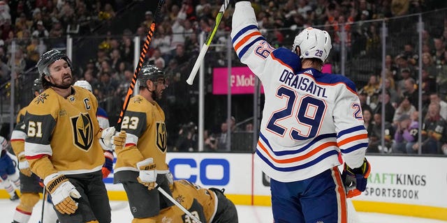 Leon Draisaitl scores