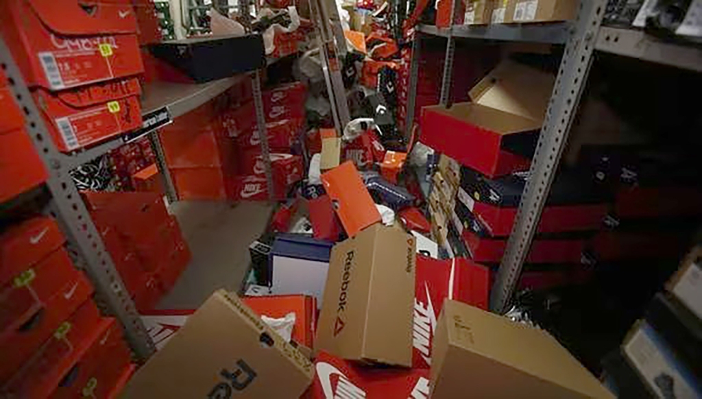 Shoe store in Peru where thieves stole 200 sneakers.