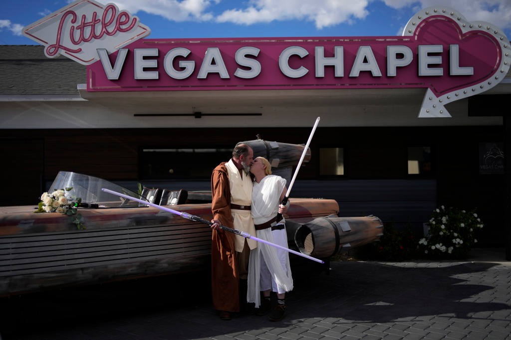 Michael Van Worner and Erin Clemens had a "Star Wars" wedding at the The Little Vegas Chapel on May 4.