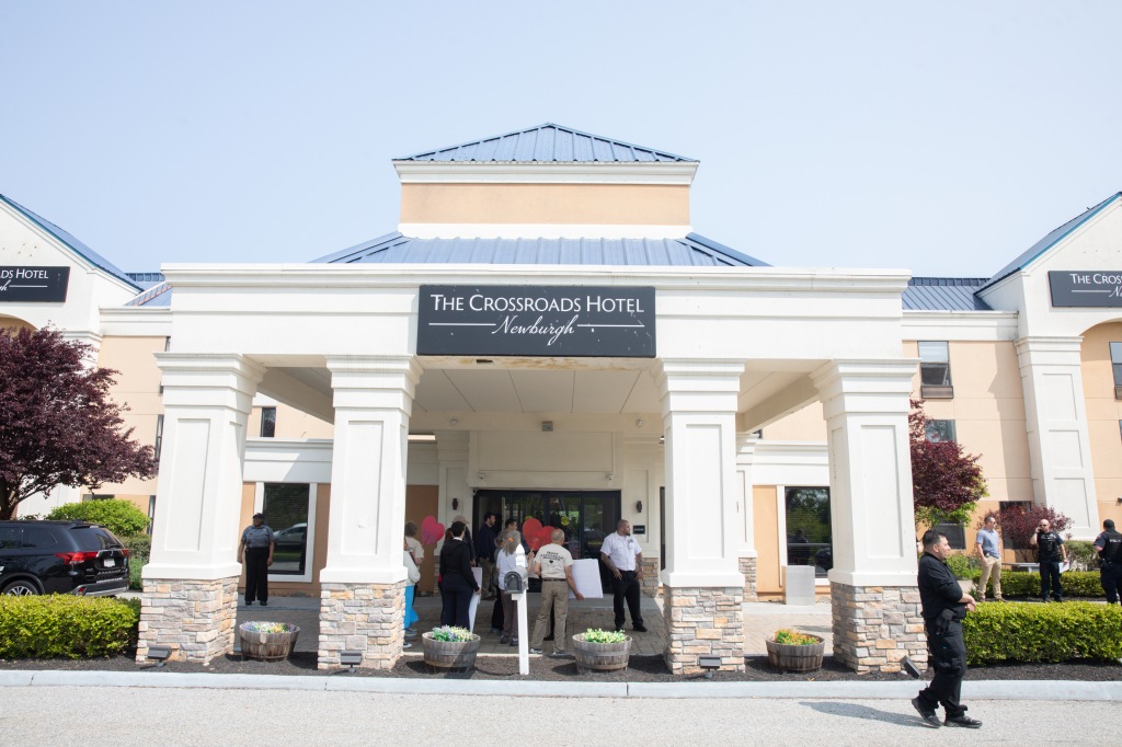 Migrants arrive from NYC  to The Crossroads Hotel in Newburgh.