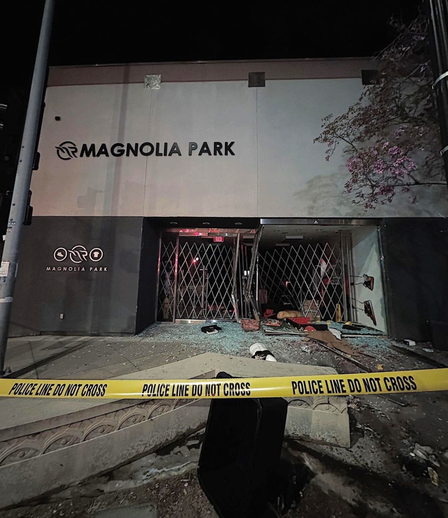 Burglarized store Magnolia Park