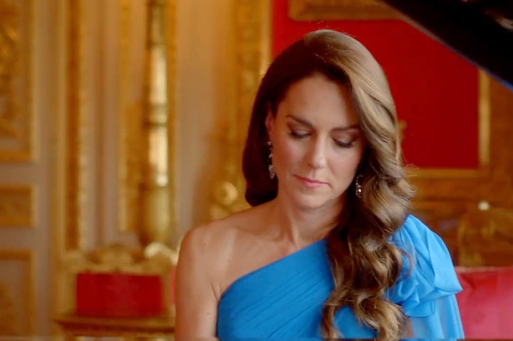 Kate Middleton playing piano
