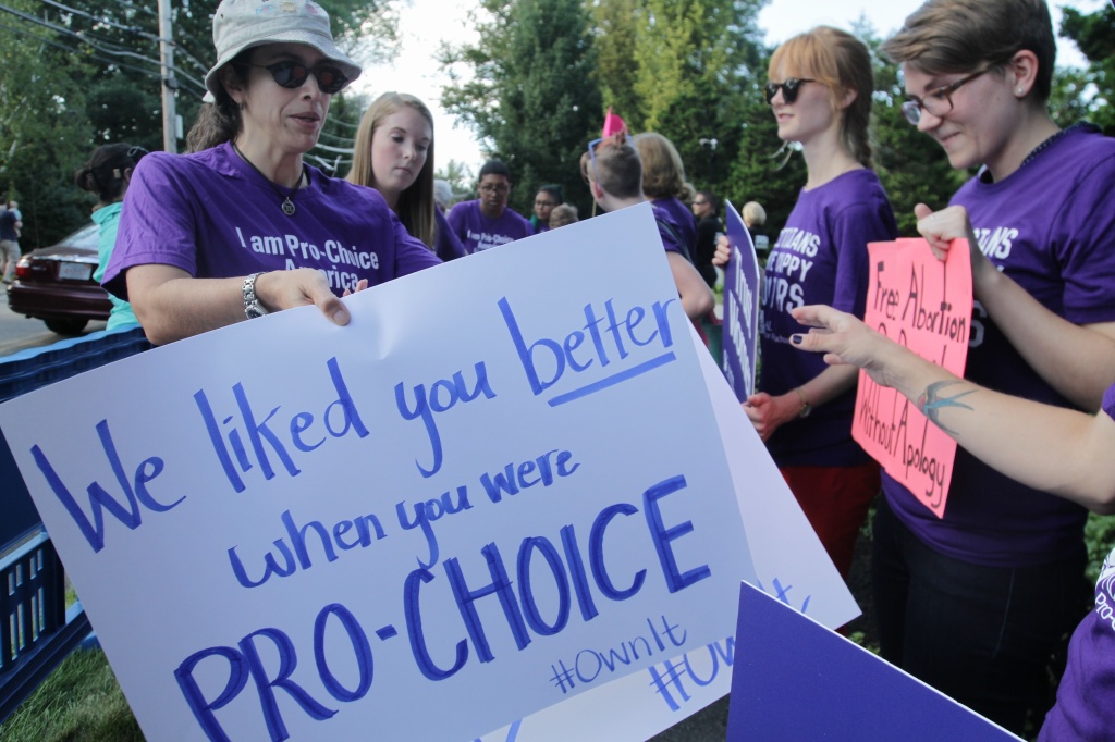 Pro-choice protesters