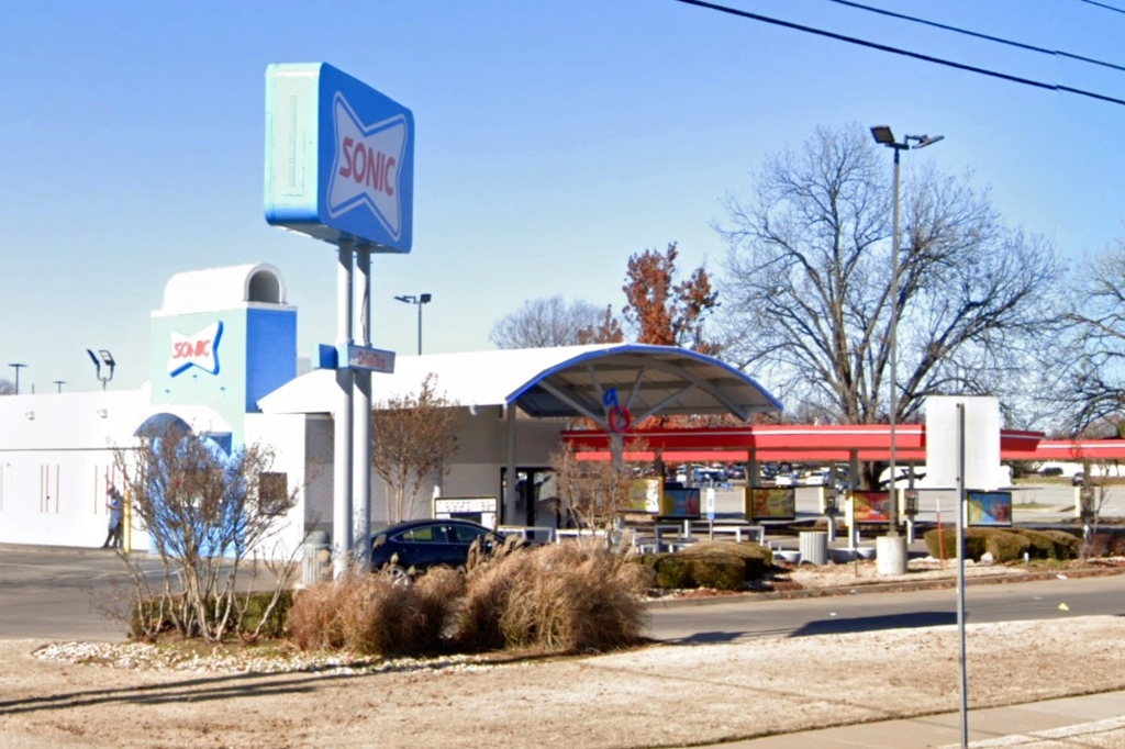 The fight occurred outside the Tulsa Sonic at 81st Street and Lewis Avenue after Simmons' group incorrectly received a hotdog with jalapenos on it. 