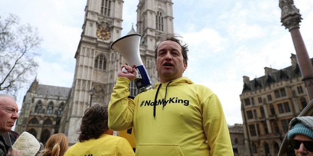 Rpeublci leader Graham Smith with a bullhorn