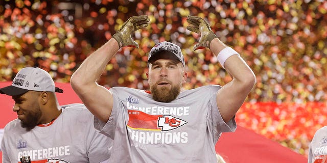 Travis Kelce celebrates