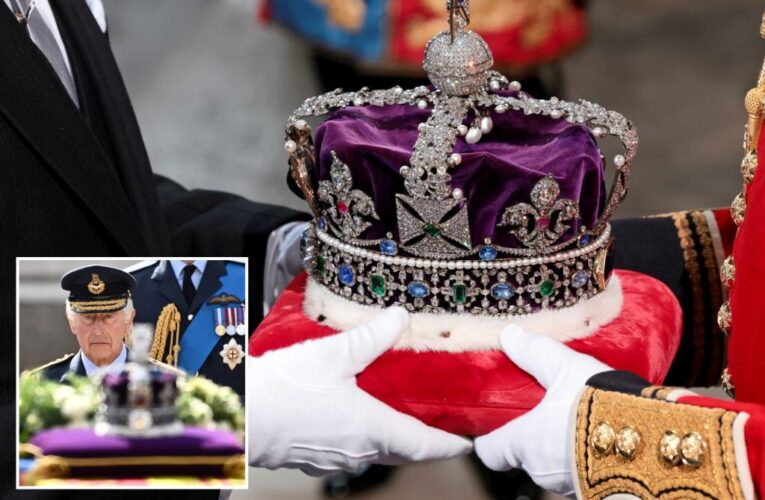 South Africans call for UK to return diamonds set in crown jewels