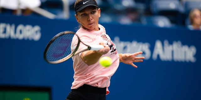 Simona Halep forehand