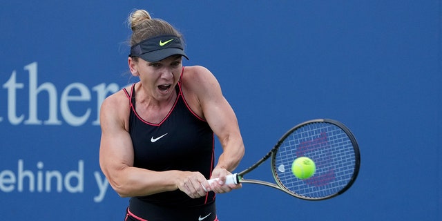 Simona Halep backhand