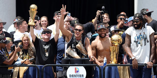 Nuggets celebrate title