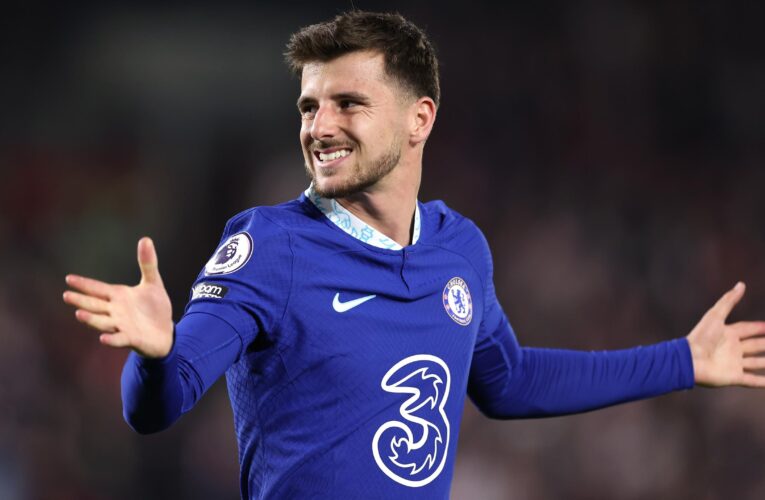 Chelsea want Man Utd meeting to sell Mason Mount as part of huge transfer clearout – Paper Round
