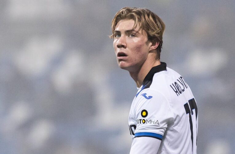 Manchester United turn to Rasmus Hojlund as hopes for Harry Kane transfer start to fade – Paper Round
