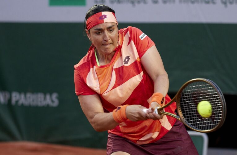 Ons Jabeur marches into quarter-finals of French Open with straight-sets win against Bernarda Pera