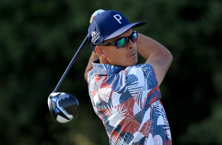 Rickie Fowler hits US Open two-round record to lead, Rory McIlroy just behind in joint third