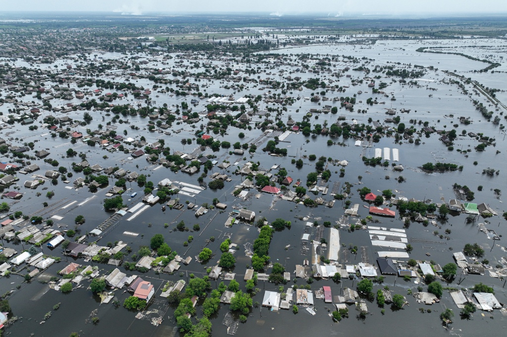 Houses are seen underwater in the flooded town of Oleshky.