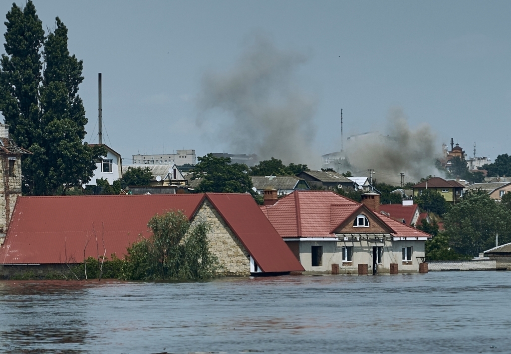 A view of a flooded neighborhood in Kherson.