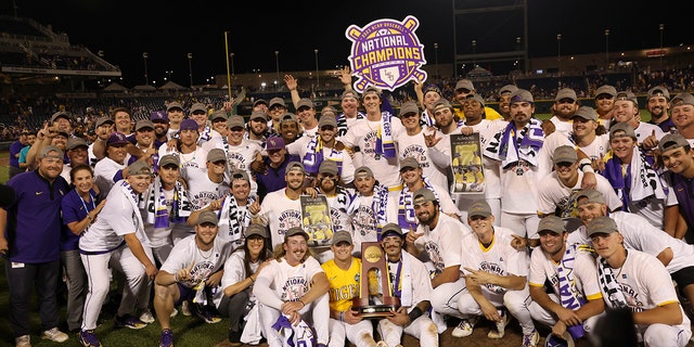 LSU players posing for a team photo