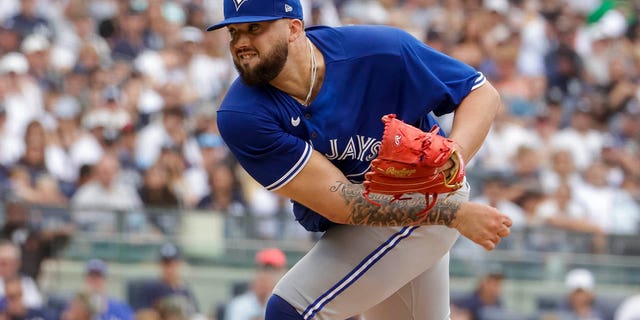 Alek Manoah fires a pitch