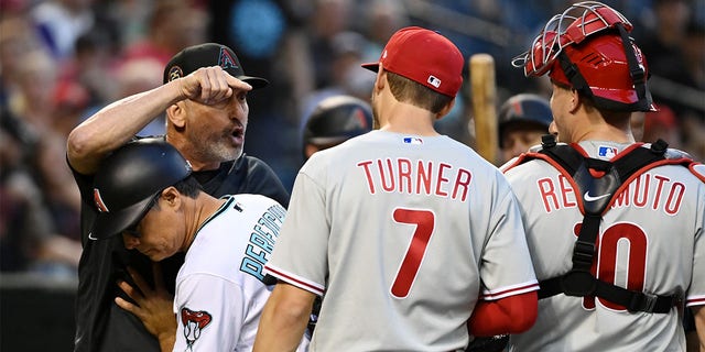 Torey Lovullo yells at JT Realmuto and Trea Turner