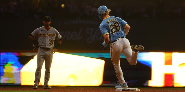 Milwaukee Brewers player runs the bases