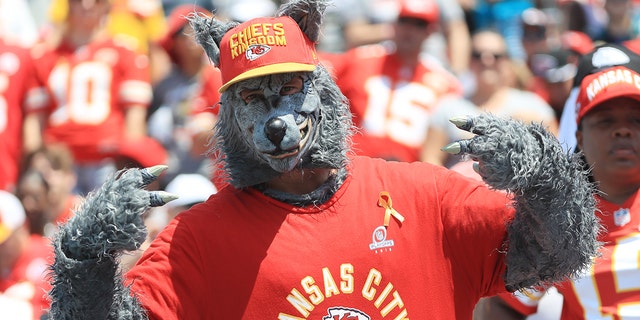 Fan in KC wolf costume