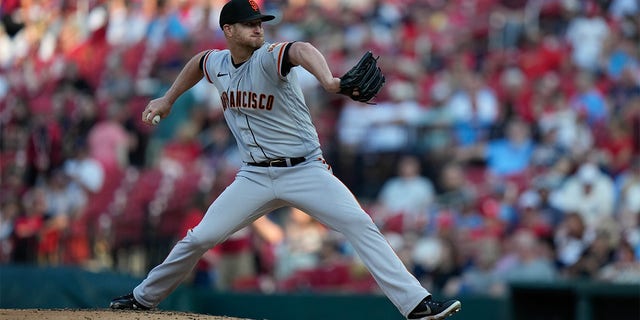 Alex Cobb throws pitch