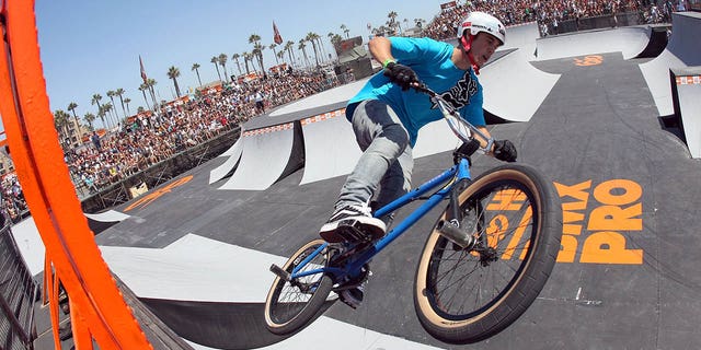 Pat Casey competes at the 2010 Hurley U.S. Open