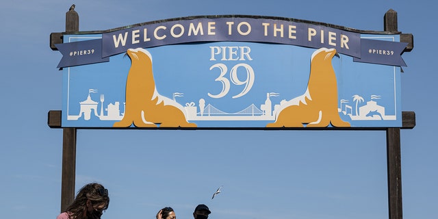 Pier 39, people walking