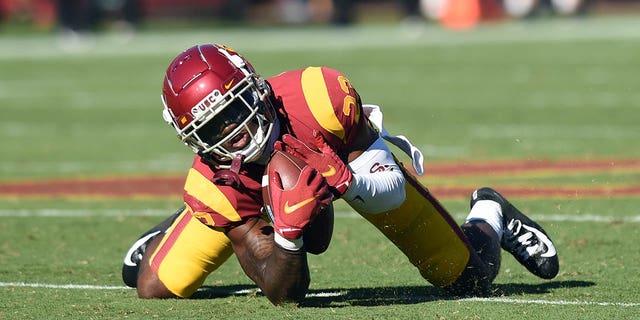 Joshua Jackson Jr. misses a catch during a game in 2021