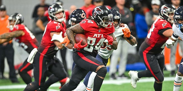 Cordarrelle Patterson runs the ball against the Bears