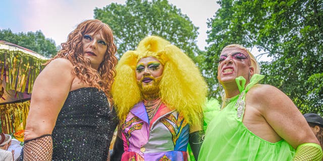 drag march participants