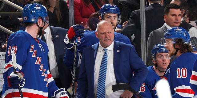 Rangers head coach Gerand Gallant on the bench