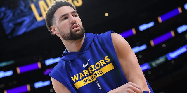 Klay Thompson prepares for a playoff game against the Lakers