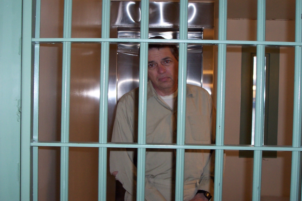 Hanssen in prison at U.S. District Court for the Eastern District of Virginia following his arrest on February 18, 2001