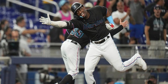 Jesús Sánchez celebrates home run