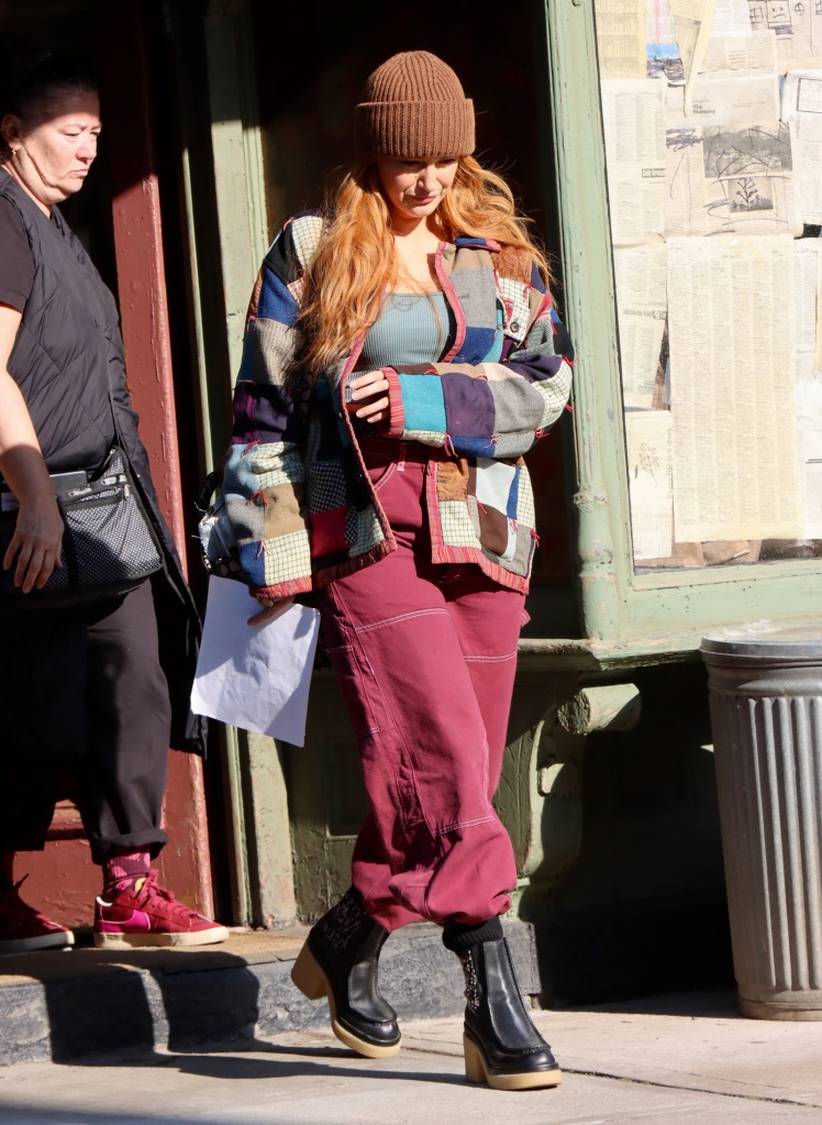 Blake Lively is seen on May 17 in Jersey City, New Jersey, shooting "It Ends with Us." 