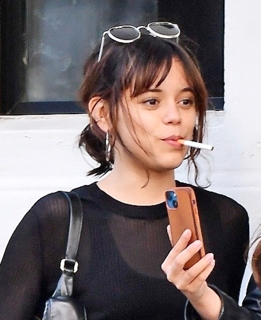 Jenna Ortega smoking. 