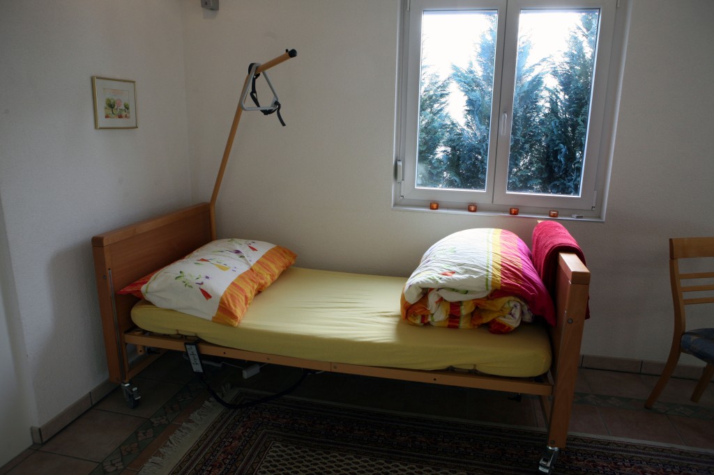 Dignitas clinic bedroom