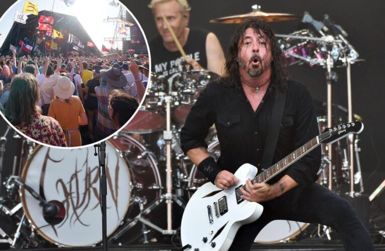 Foo Fighters fool Glastonbury fest with surprise appearance