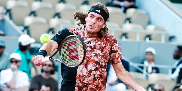 Stefanos Tsitsipas backhand