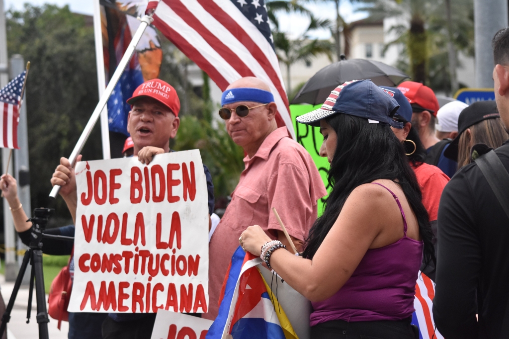 Trump supporters seen outside the Mar-la-Go on June 12, 2023.