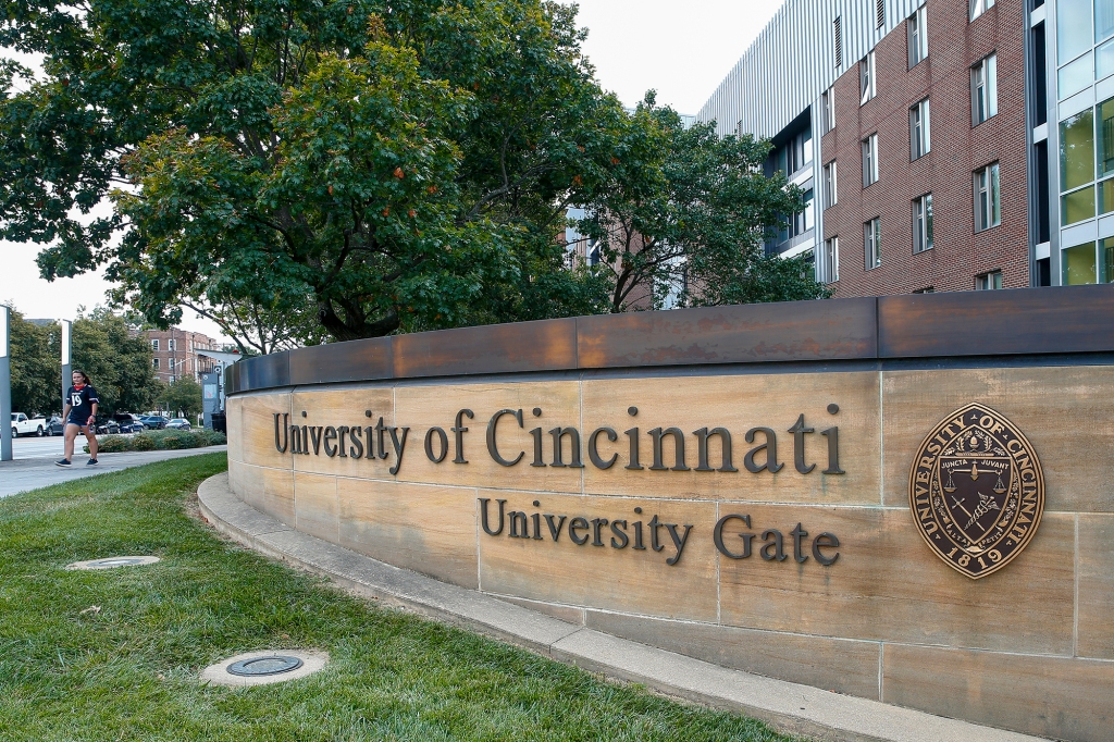 Un. Cincinnati logo