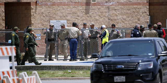 Uvalde Robb Elementary police response