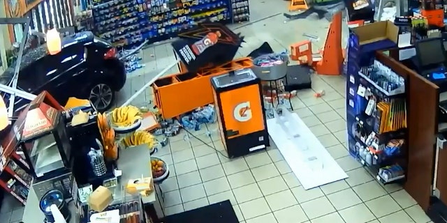 Florida man crashes vehicle into convenience store