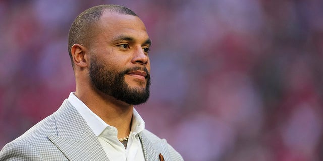 Dak Prescott receives Walter Payton Man of the Year Award