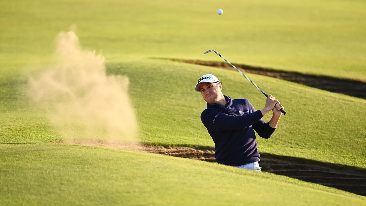 Justin Thomas in bunker