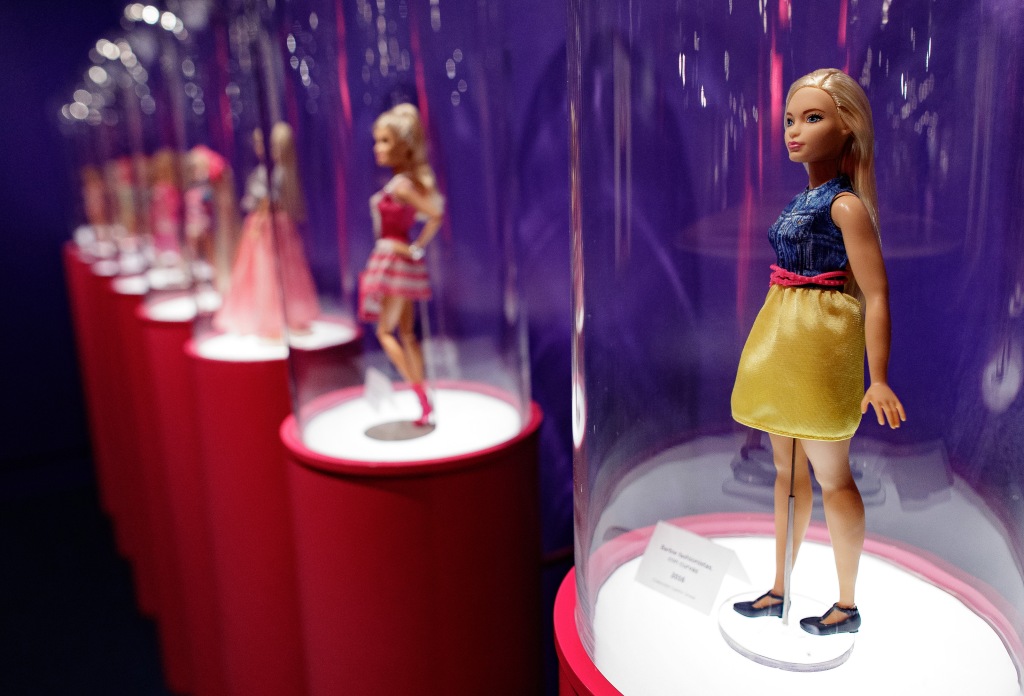 MADRID, SPAIN - FEBRUARY 15:  A barbie doll is seen on display at the exhibition 'Barbie, mas alla de la muñeca' ('Barbie, beyond the doll') at Fundacion Canal on February 15, 2017 in Madrid, Spain.  (Photo by Eduardo Parra/Getty Images)