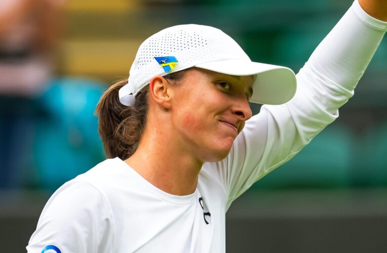 ‘Confident’ Iga Swiatek feels ‘much more comfortable’ at Wimbledon than last year after Lin Zhu win