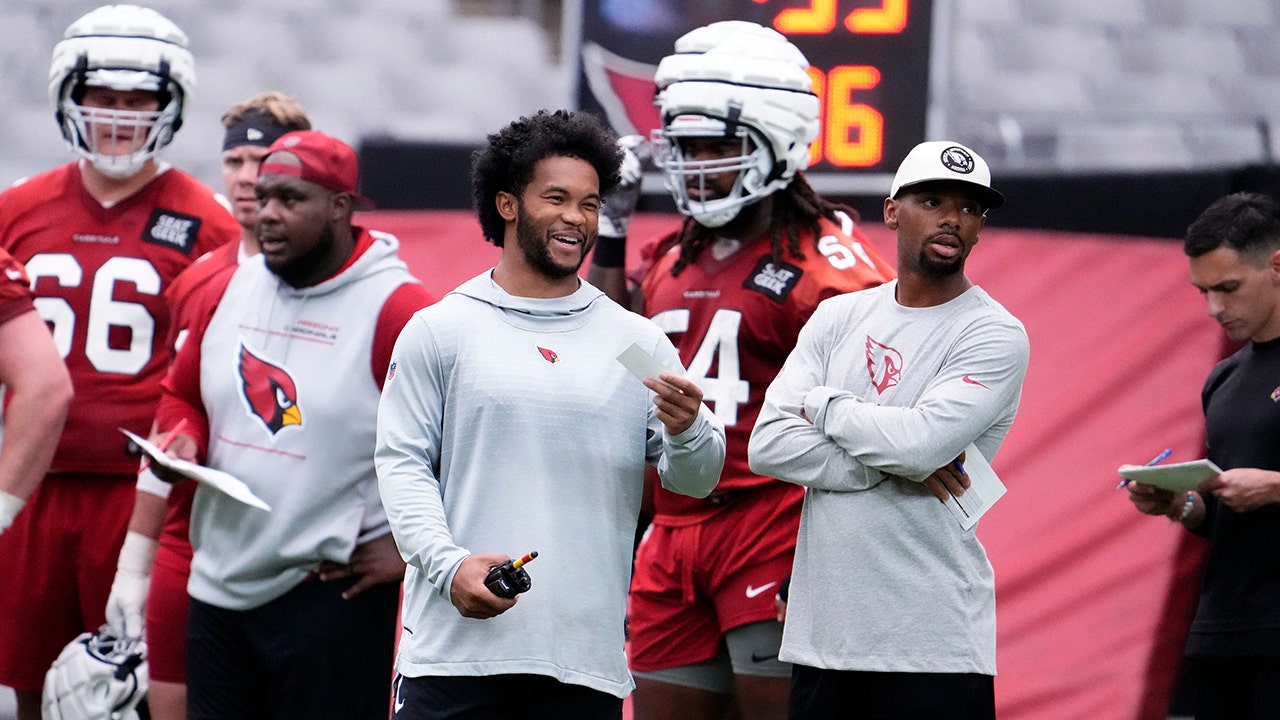 Kyler Murray watches practice 